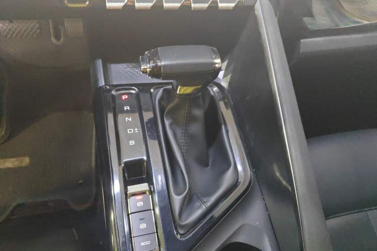Used Baojun RC-5 2020 RC-5W 1.5T CVT Smart Shine Flagship Model Gear Lever