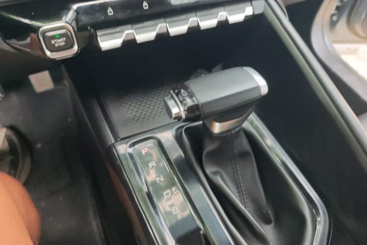 Used Baojun RC-5 2020 RC-5W 1.5T CVT Smart Luxury Edition Gear Lever