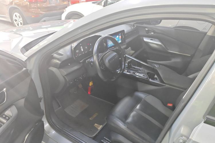 Used Baojun RC-5 2020 RC-5W 1.5T CVT Smart Shine Flagship Model Interior 3