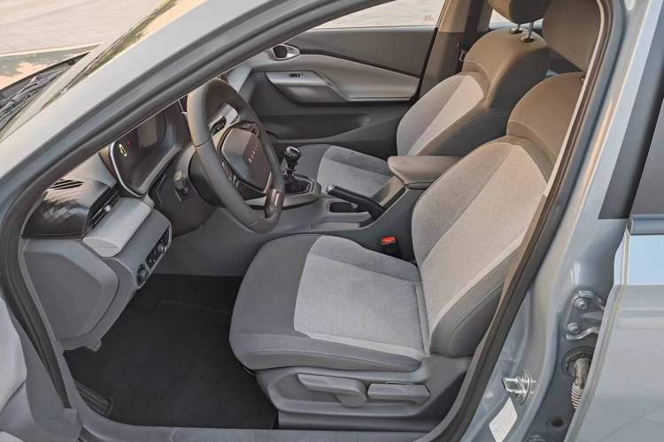 Used Baojun RC-5 2020 1.5L Manual Zhiyao Elite Edition Left Front Seat
