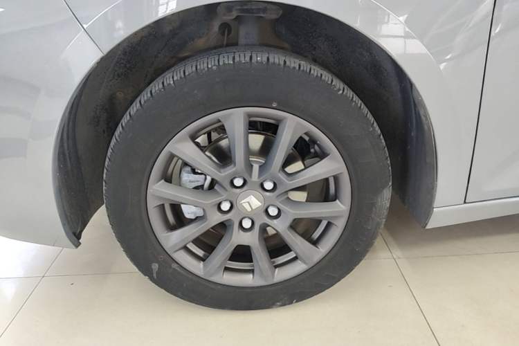 Used Baojun RC-5 2020 1.5L Manual Zhiyao Elite Edition Left Front Wheel Hub