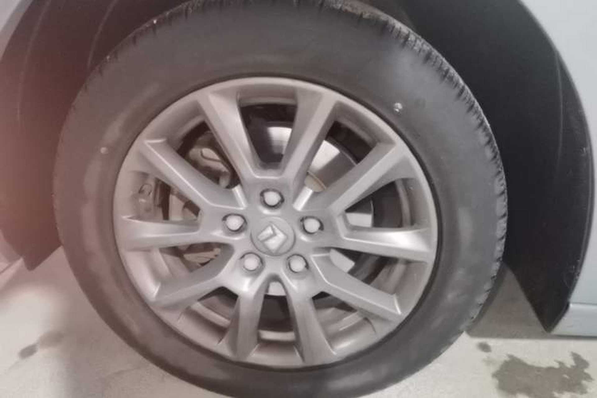 Used Baojun RC-5 2020 1.5L Manual Smart Luxury Edition Left Front Wheel Hub