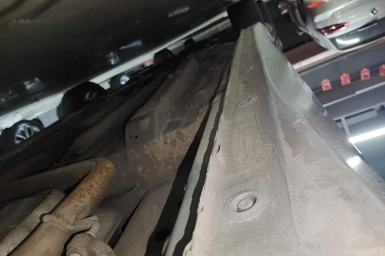 Used Baojun RC-5 2020 1.5L CVT Smart Elite Edition Left Side Sill