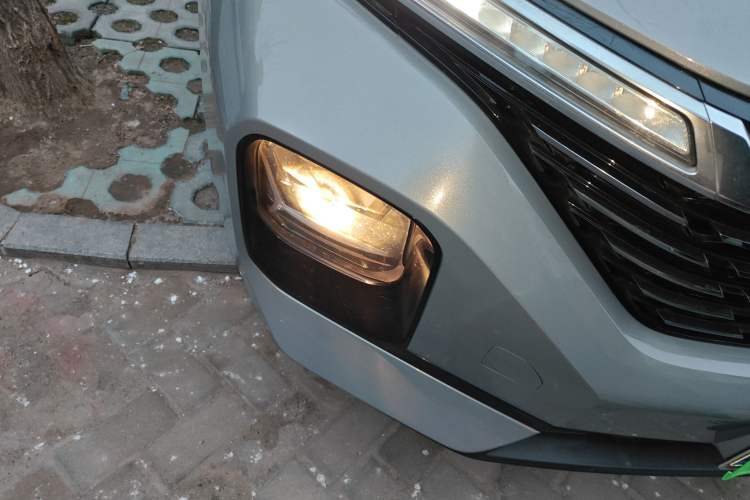Used Baojun RC-5 2020 1.5L Manual Smart Luxury Edition Right Front Headlight