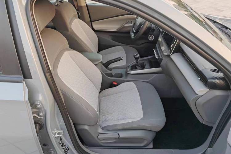 Used Baojun RC-5 2020 1.5L Manual Zhiyao Elite Edition Right Front Seat