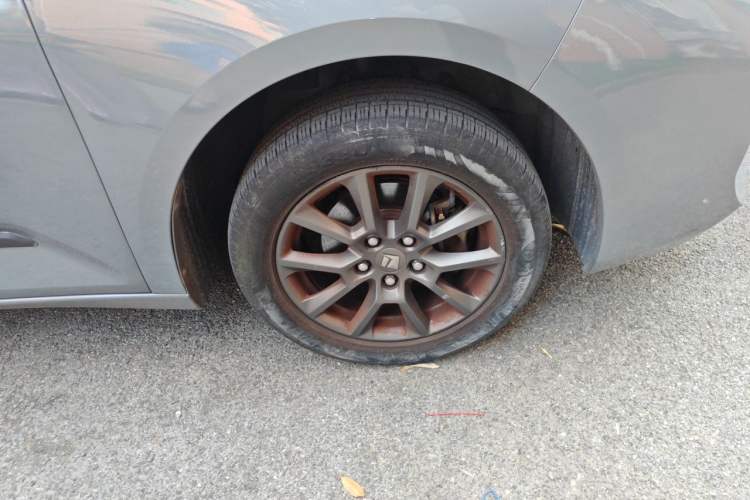 Used Baojun RC-5 2020 1.5L Manual Zhiyao Elite Edition Right Front Wheel Hub