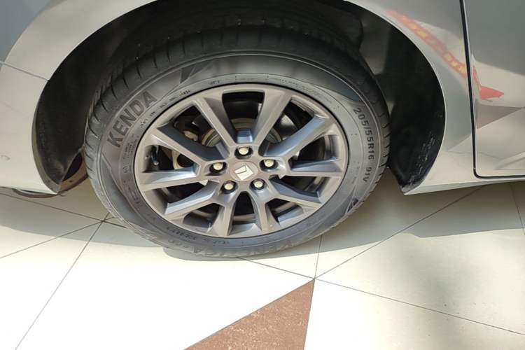 Used Baojun RC-5 2020 1.5L Manual Smart Luxury Edition Right Rear Wheel Hub
