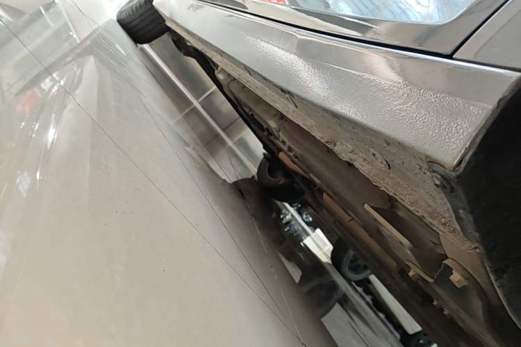 Used Baojun RC-5 2020 1.5L Manual Smart Luxury Edition Right Side Sill