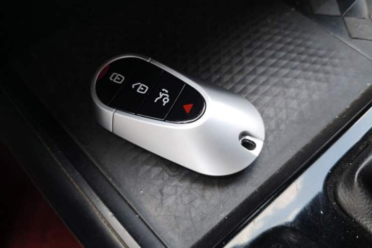 Used Baojun RC-5 2020 RC-5W 1.5T CVT Smart Shine Flagship Model Vehicle Key