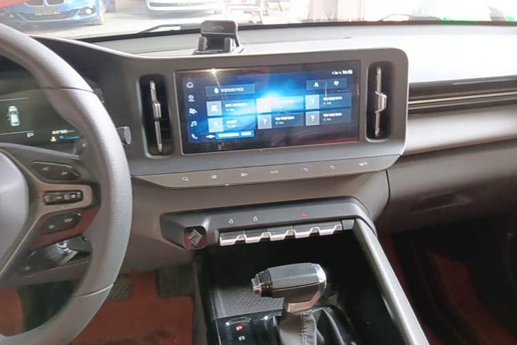 Used Baojun RC-5 2020 1.5L CVT Smart Elite Edition Audio And AC Panel