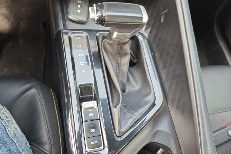 Used Baojun RC-5 2020 RC-5W 1.5T CVT Smart Luxury Edition Gear Lever
