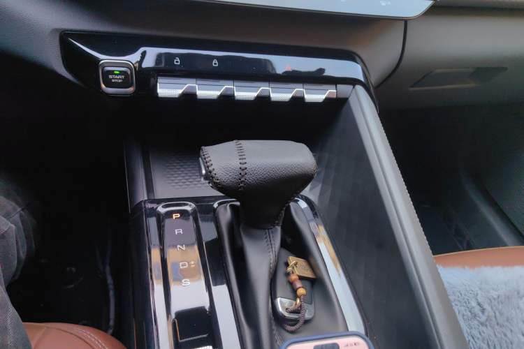 Used Baojun RC-5 2020 1.5T CVT Smart Luxury Edition Gear Lever