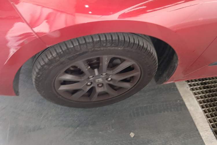 Used Baojun RC-5 2020 1.5L CVT Smart Elite Edition Left Front Wheel Hub