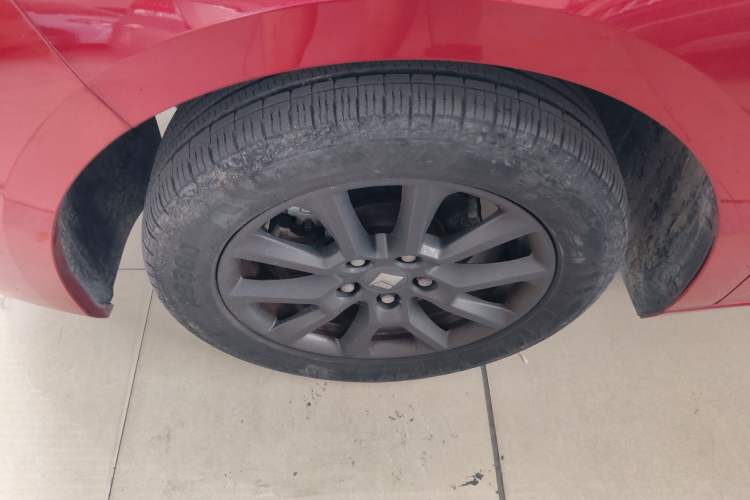 Used Baojun RC-5 2020 1.5L CVT Smart Elite Edition Left Front Wheel Hub