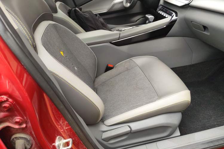 Used Baojun RC-5 2020 1.5T CVT Smart Luxury Edition Right Front Seat