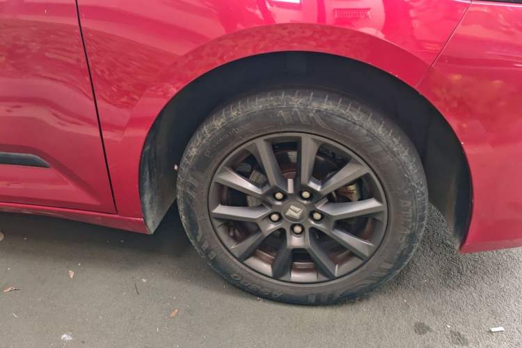 Used Baojun RC-5 2020 1.5L Manual Zhiyao Elite Edition Right Front Wheel Hub
