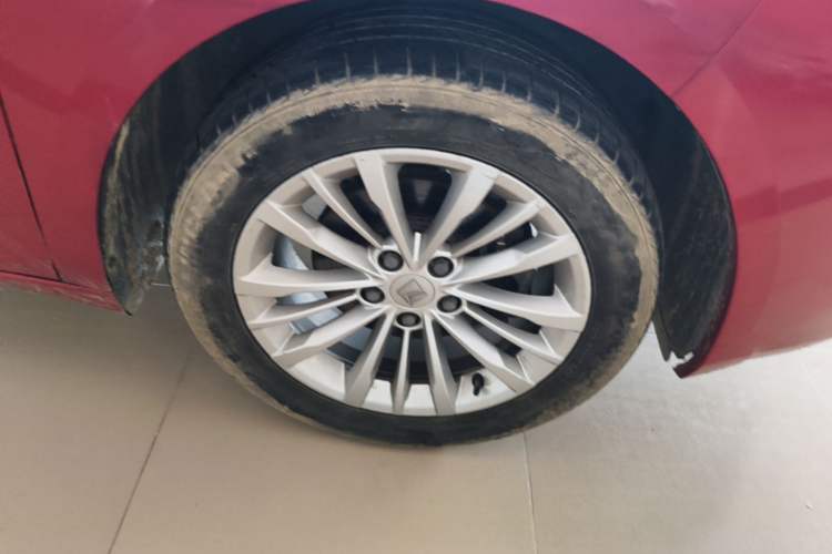Used Baojun RC-5 2020 1.5T Manual Smart Luxury Edition Right Front Wheel Hub