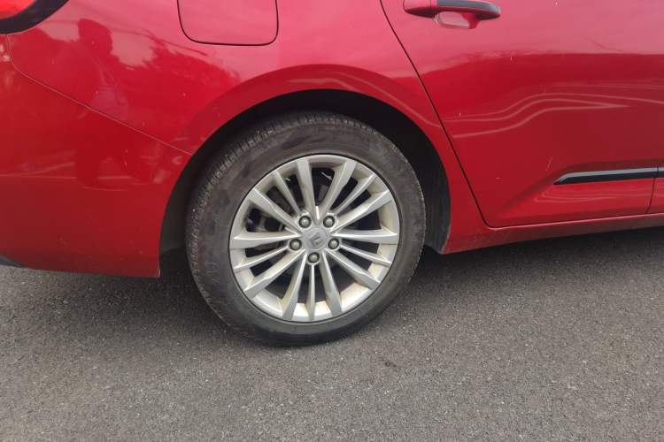 Used Baojun RC-5 2020 1.5T CVT Smart Shine Prestige Edition Right Rear Wheel Hub