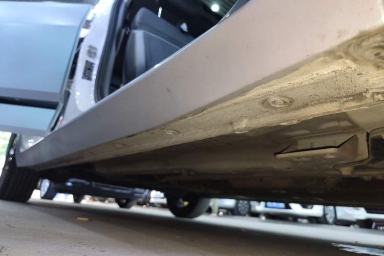 Used Baojun RC-5 2020 1.5L Manual Smart Luxury Edition Right Side Sill
