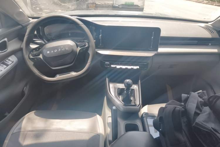 Used Baojun RC-5 2020 1.5L Manual Smart Luxury Edition Center Console