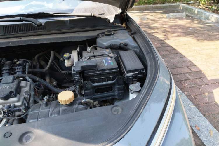 Used Baojun RC-5 2020 1.5L Manual Zhiyao Elite Edition Engine Bay Left
