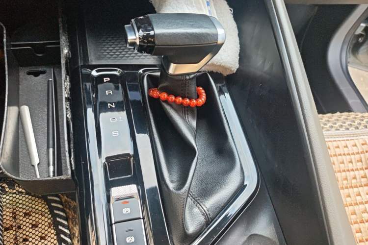 Used Baojun RC-5 2020 1.5T CVT Smart Luxury Edition Gear Lever