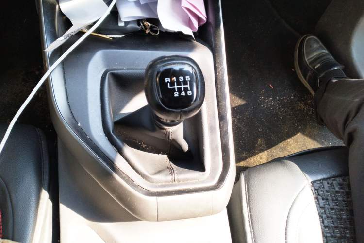 Used Baojun RC-5 2020 1.5L Manual Zhiyao Elite Edition Gear Lever