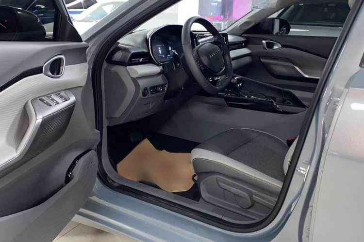 Used Baojun RC-5 2020 1.5T CVT Smart Luxury Edition Interior 2