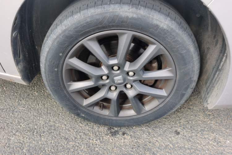 Used Baojun RC-5 2020 1.5L Manual Smart Luxury Edition Right Front Wheel Hub