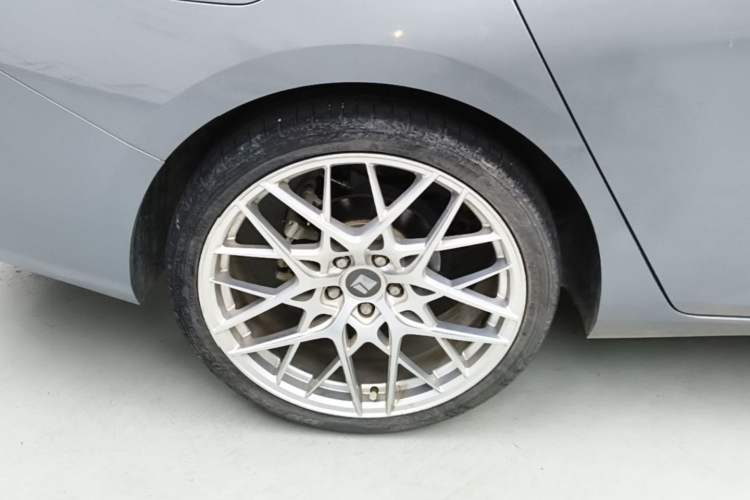 Used Baojun RC-5 2020 RC-5W 1.5T CVT Smart Shine Flagship Model Right Rear Wheel Hub