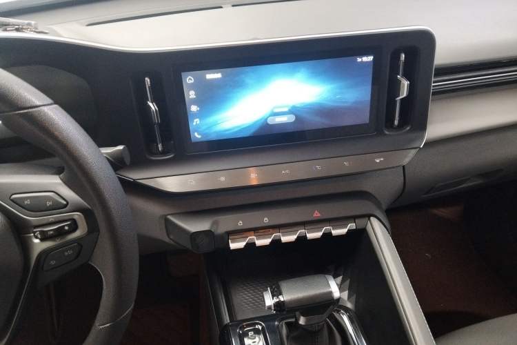 Used Baojun RC-5 2020 1.5L CVT Smart Elite Edition Audio And AC Panel