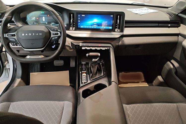 Used Baojun RC-5 2020 1.5L CVT Smart Elite Edition Center Console