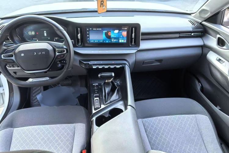 Used Baojun RC-5 2020 1.5L CVT Smart Elite Edition Center Console