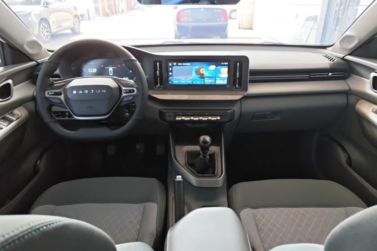Used Baojun RC-5 2020 1.5L Manual Zhiyao Elite Edition Center Console