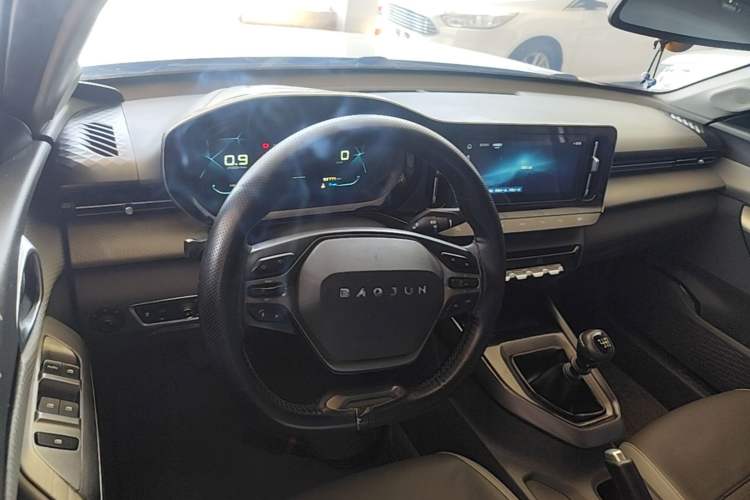 Used Baojun RC-5 2020 1.5L Manual Zhiyao Elite Edition Center Console