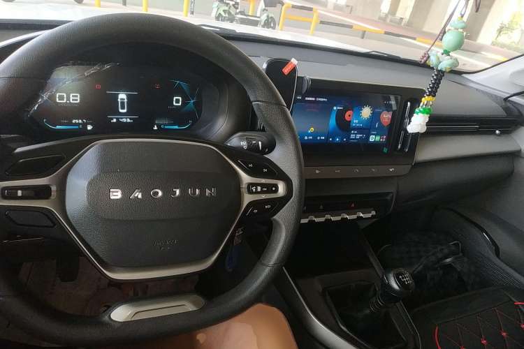 Used Baojun RC-5 2020 1.5L Manual Zhiyao Elite Edition Center Console