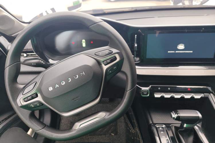 Used Baojun RC-5 2020 RC-5W 1.5T CVT Smart Luxury Edition Center Console