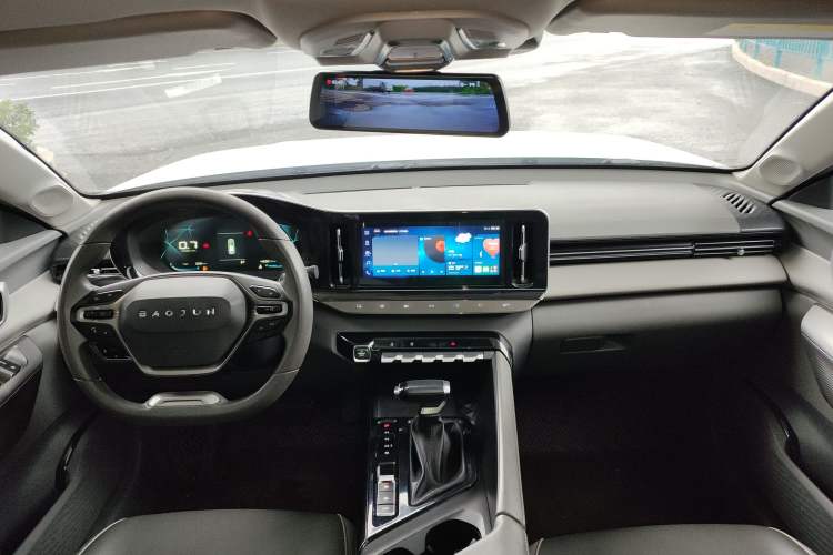 Used Baojun RC-5 2020 1.5T CVT Smart Luxury Edition Center Console