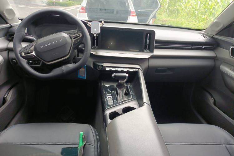 Used Baojun RC-5 2020 1.5L CVT Smart Elite Edition Center Console