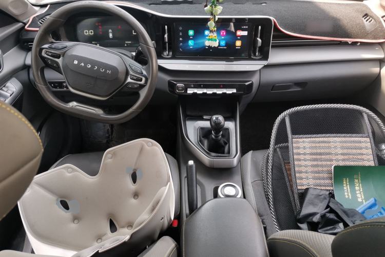 Used Baojun RC-5 2020 1.5L Manual Smart Luxury Edition Center Console