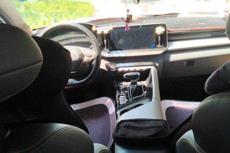 Used Baojun RC-5 2020 1.5T CVT Smart Luxury Edition Center Console