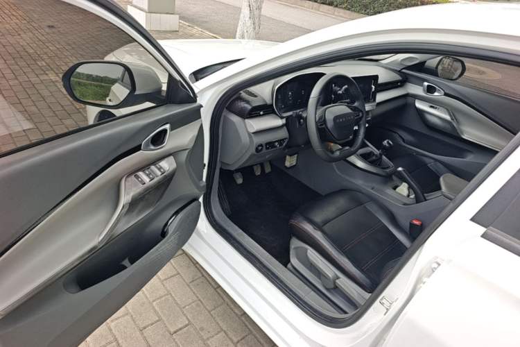 Used Baojun RC-5 2020 1.5L Manual Zhiyao Elite Edition Driver Seat