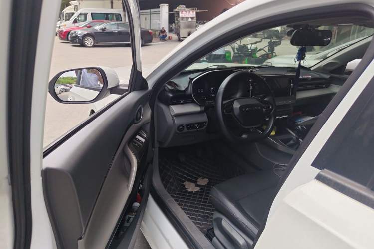 Used Baojun RC-5 2020 1.5L Manual Zhiyao Elite Edition Driver Seat