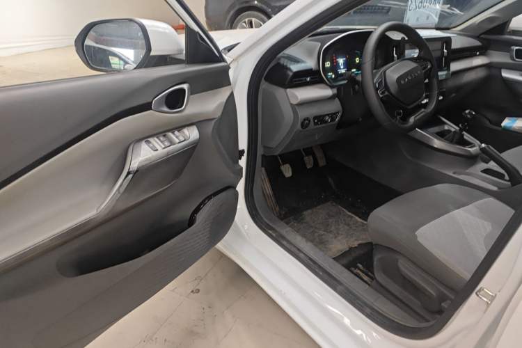 Used Baojun RC-5 2020 1.5L Manual Zhiyao Elite Edition Driver Seat