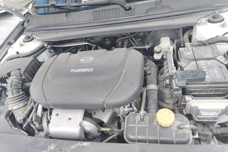 Used Baojun RC-5 2020 RC-5W 1.5T CVT Smart Luxury Edition Engine Bay