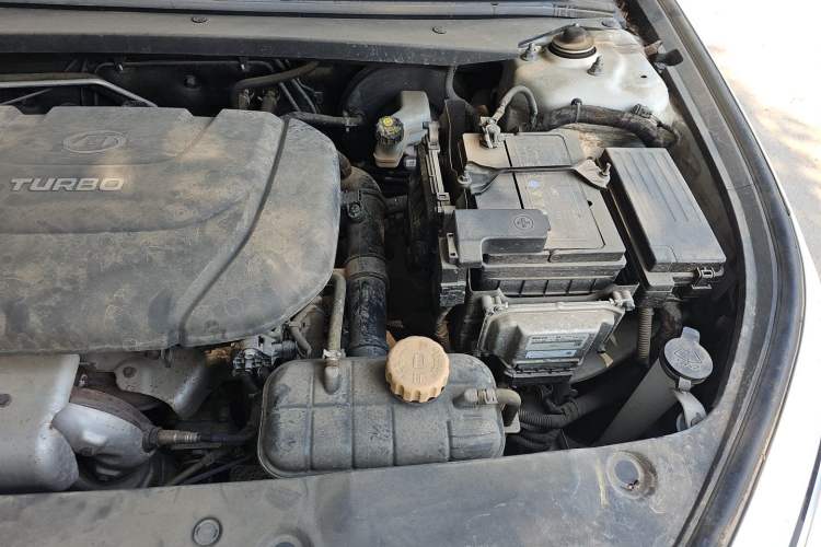 Used Baojun RC-5 2020 1.5T CVT Smart Luxury Edition Engine Bay Left