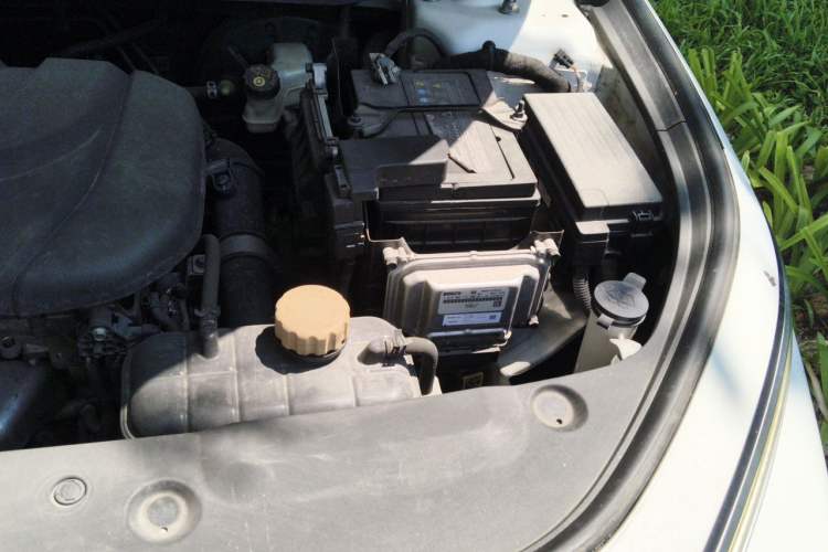 Used Baojun RC-5 2020 1.5T CVT Smart Luxury Edition Engine Bay Left