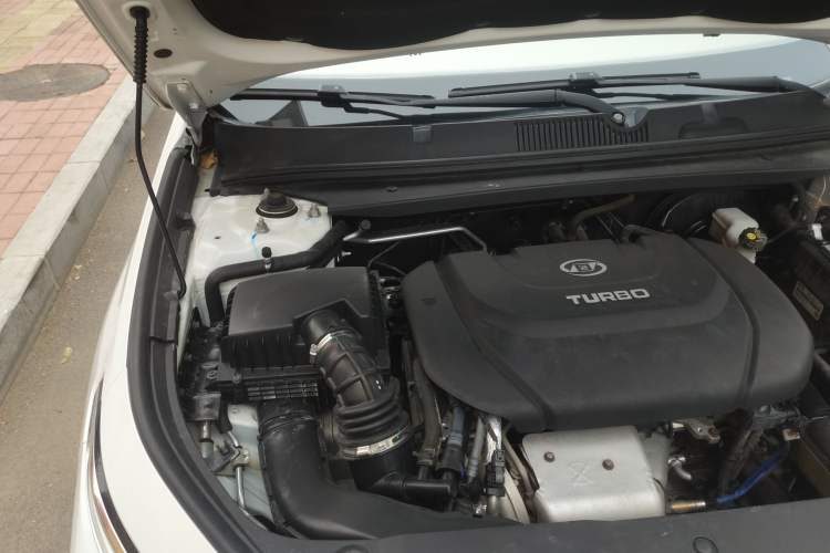 Used Baojun RC-5 2020 RC-5W 1.5T CVT Smart Shine Prestige Model Engine Bay Right