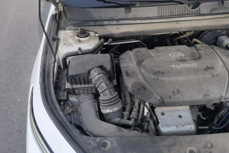 Used Baojun RC-5 2020 1.5T CVT Smart Luxury Edition Engine Bay Right