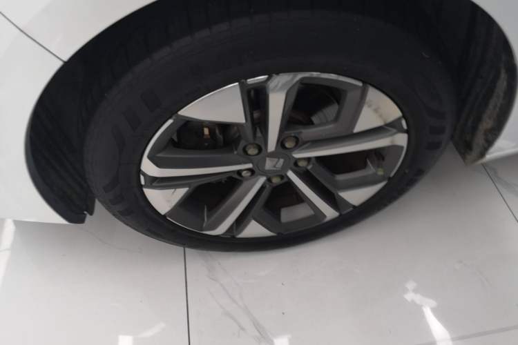 Used Baojun RC-5 2020 1.5T CVT Smart Shine Flagship Edition Exterior 4